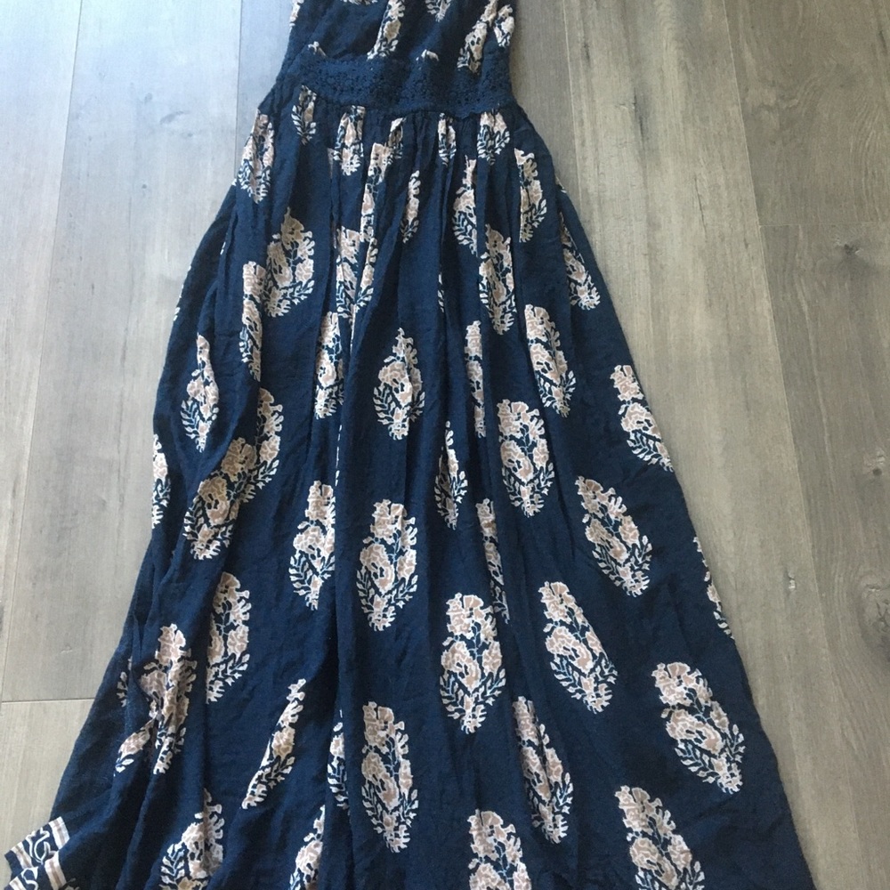 Dress - Picture 3 of 5